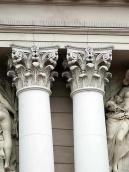 Корінфські капітелі колон