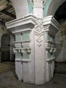 2019 р. Стовп в інтер’єрі