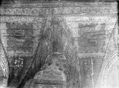 Фрагмент стінопису з двоголовим орлом