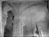 Стовпи і склепіння