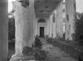 1920-і (?) рр. Колонада між дзвіницею…