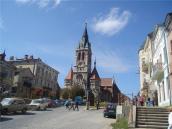 Вид площі з костелом