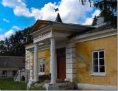 Південний корпус при брамі