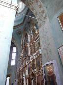 Іконостас в ракурсі – з бічного…