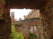 Зруйнований пристінний корпус