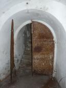 Вхідні двері до крипти під…