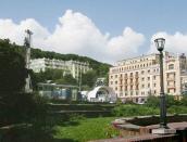 Вид майбутнього будинку біля траси…