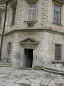 2009 р. Головний вхід