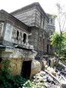 Головний фасад в ракурсі