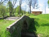 Кам’яний міст і церкви