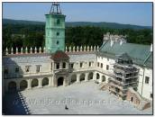 Вид з башти з бартизанами