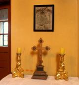 Хрест і свічники