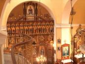 Вид на іконостас з хорів