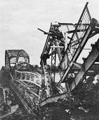 1920 р. Вигляд зруйнованого моста із…