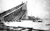 1920 р. Вигляд зруйнованого моста зі…