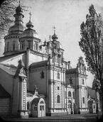 Поч. 20 ст. (?) Головний фасад у ракурсі