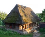 Румунська хата із с.Середнє Водяне…