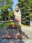 Пам’ятник М.Кропивницькому