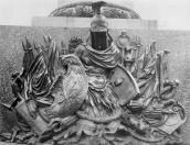 Фрагмент п’єдесталу. Горельєф.