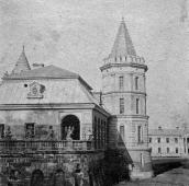 1915 р. Бічний фасад з баштою