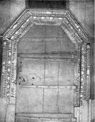 Церковная дверь (резной дуб)