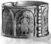 Пластинчастий браслет