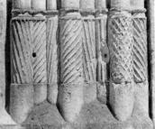 Різьба порталу каплиці замка в Хотині.…