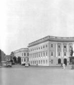 Права частина площі