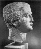 Скульптурний портрет чоловіка