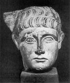 Скульптурний портрет чоловіка