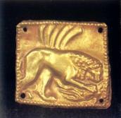 Пластина із зображенням лева, який…