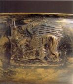 Грифон терзає оленя