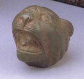 Прикраса мебелі у формі голови пантери