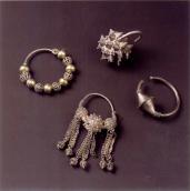 Прикраси невідомого походження