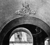 Ліпнина над аркою