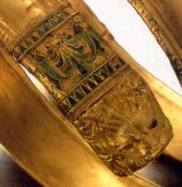 Завершення у формі голови лева