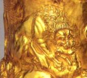 Ярус 2: лев терзає когось