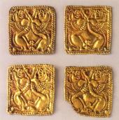 Бляшки із зображенням двох грифонів