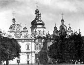 [Поч. 20 ст.] Головний фасад