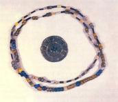 Намиста і люстерко