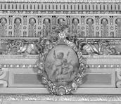 [2003 р.] Медальйон над каміном із…