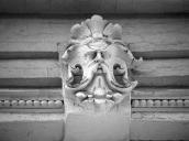 [2003 р.] Маскарон на замковому камені…