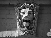 [2003 р.] Маскарон на замковому камені…