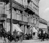 Фрагмент фасаду Братського будинку