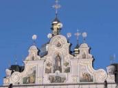 Фрагмент фронтону західного фасаду