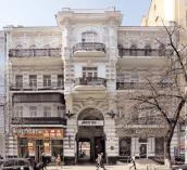 Головний фасад