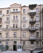 Головний фасад (№ 17б)