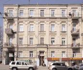 Головний фасад (вул. Шота Руставелі, 24)