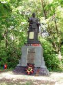 Пам’ятник біля братської могили