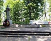 Братська могила радянських воїнів